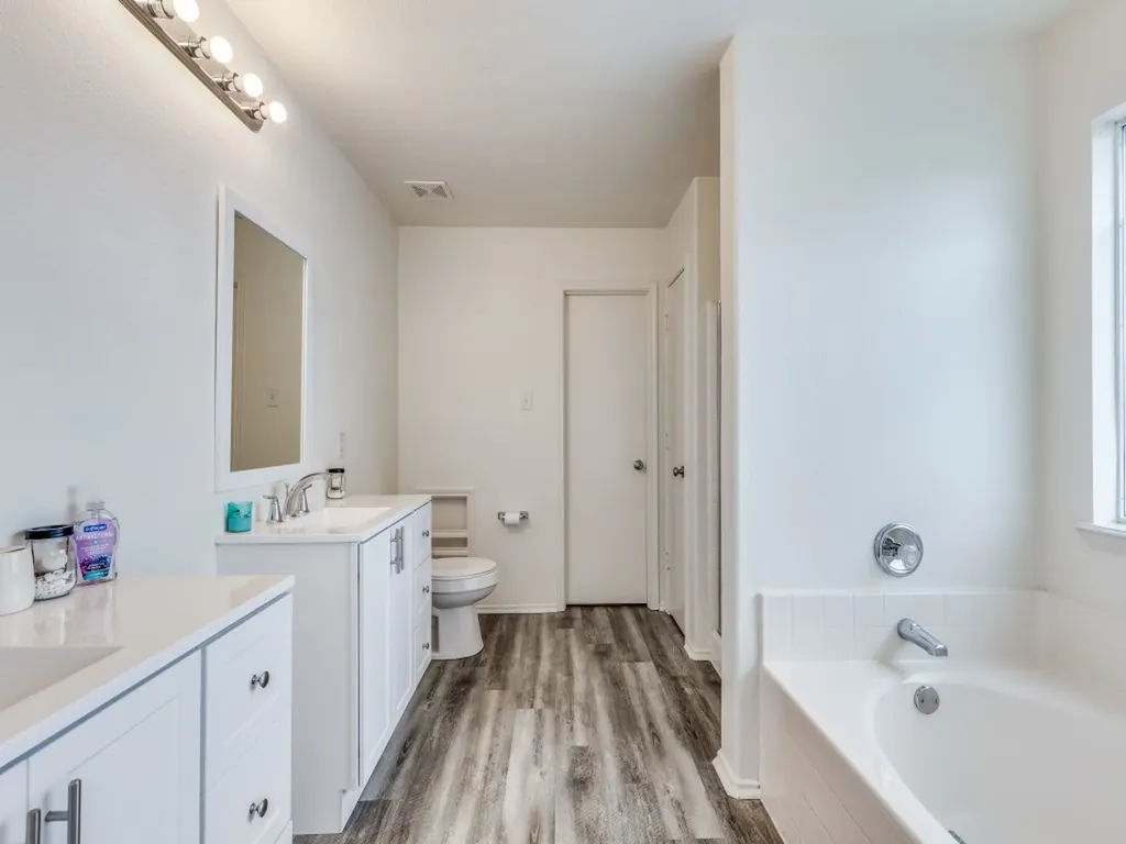 6701 Kinross Drive Arlington TX 76002