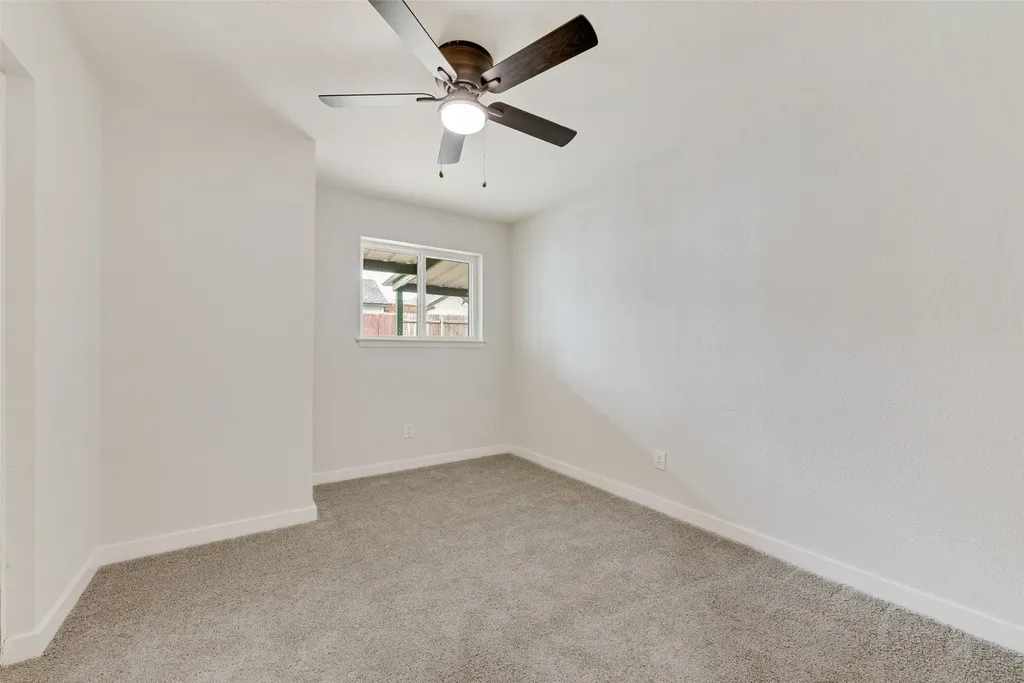 1032 Pleasant Valley Lane Arlington TX 76015