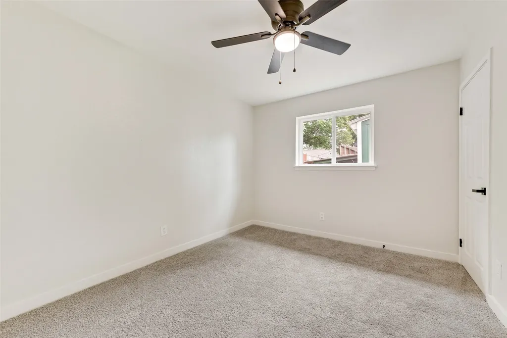 1032 Pleasant Valley Lane Arlington TX 76015
