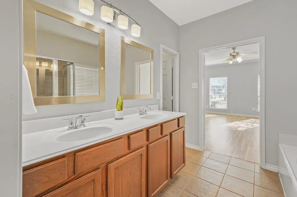 1153 King George Lane Savannah TX 76227