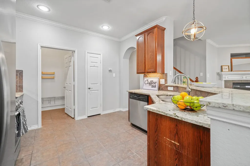 1153 King George Lane Savannah TX 76227