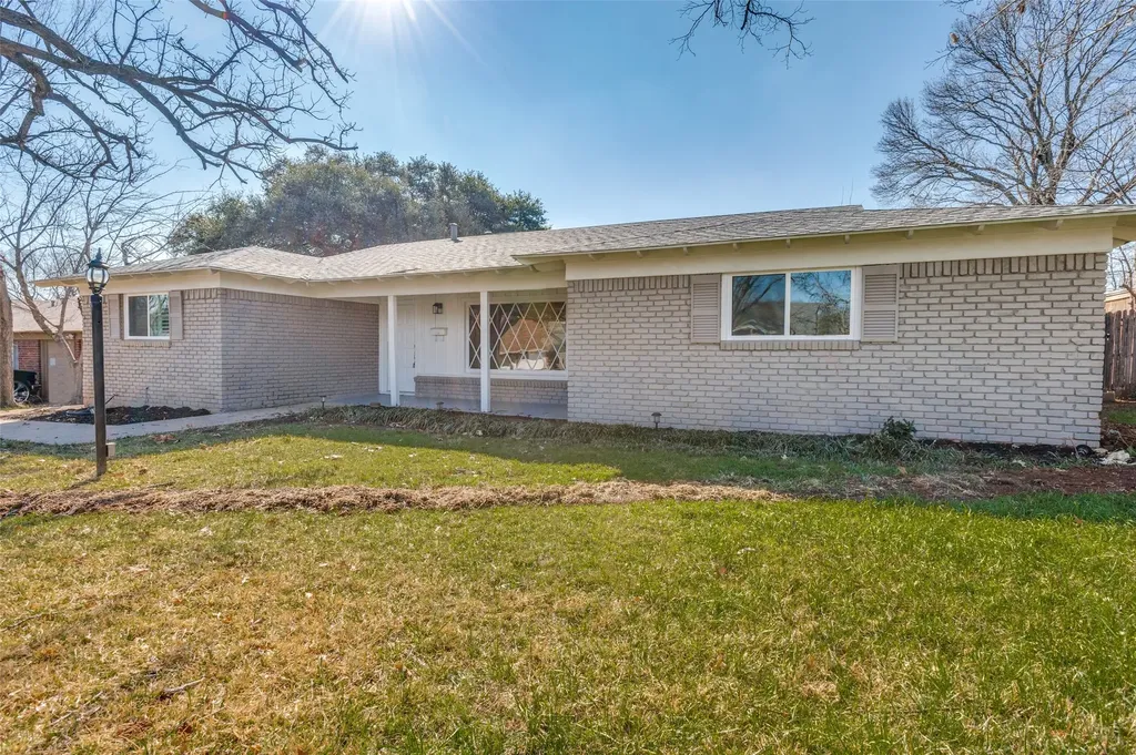 4820 Briarwood Lane Fort Worth TX 76103