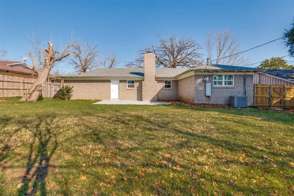 4820 Briarwood Lane Fort Worth TX 76103