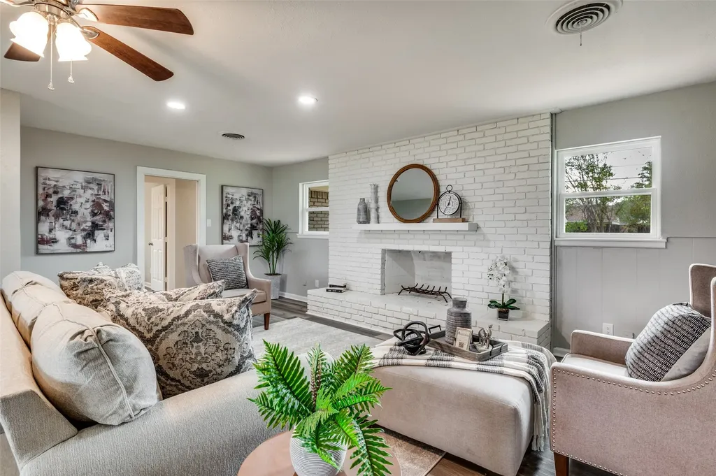 4820 Briarwood Lane Fort Worth TX 76103