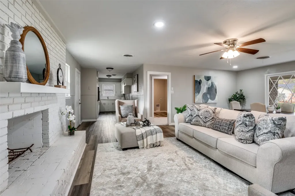 4820 Briarwood Lane Fort Worth TX 76103