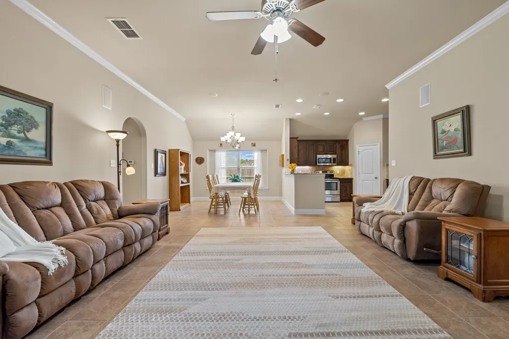 1204 Cutler Street Tioga TX 76271