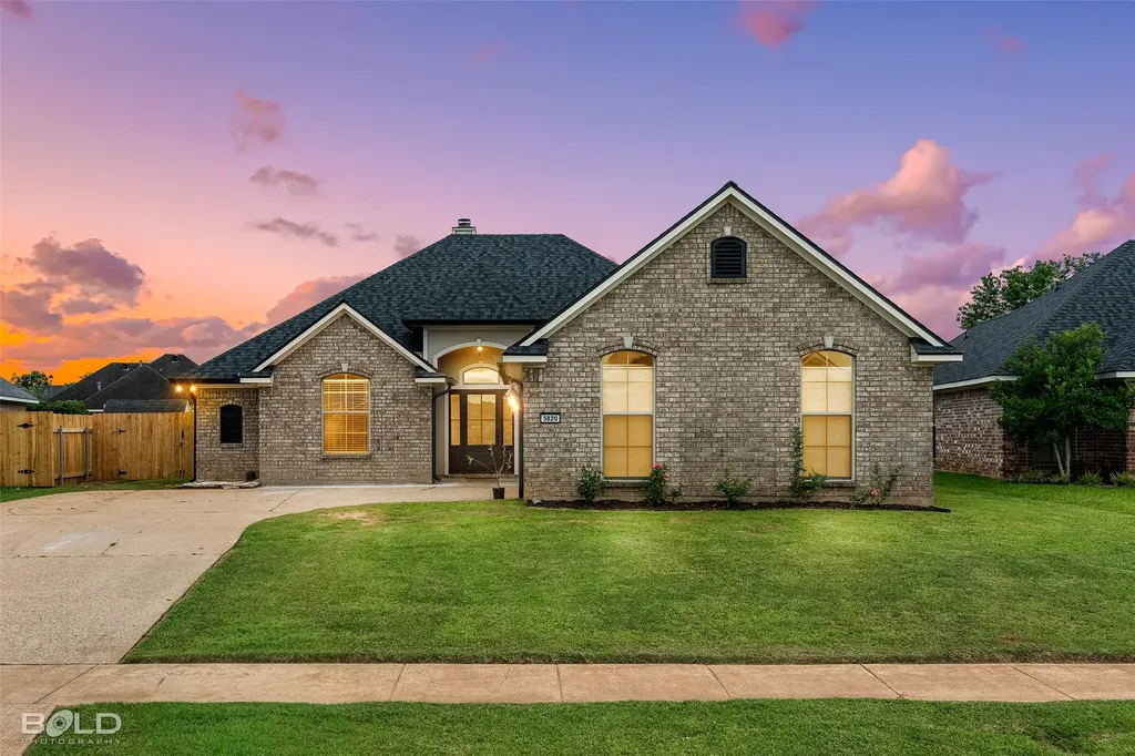 5820 Bluebonnett Drive Bossier City LA 71112