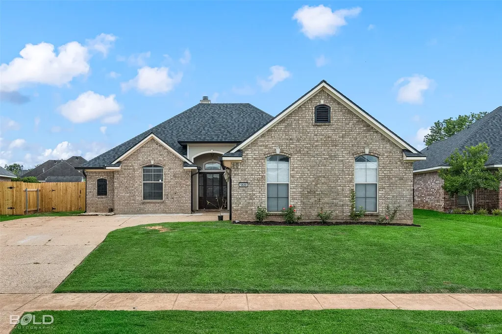 5820 Bluebonnett Drive Bossier City LA 71112
