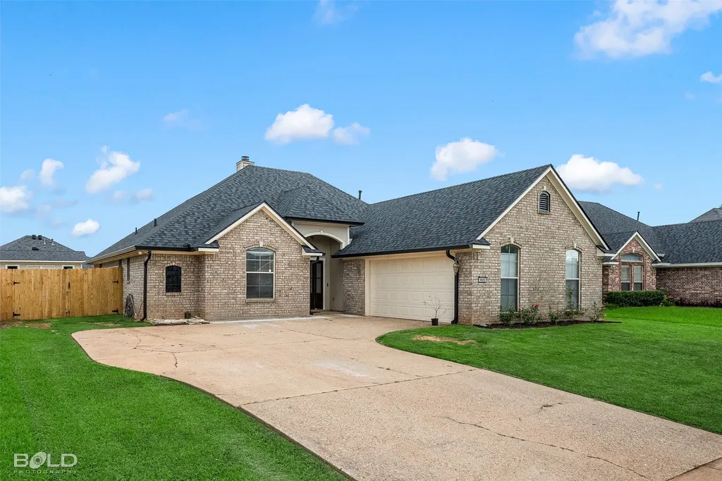 5820 Bluebonnett Drive Bossier City LA 71112