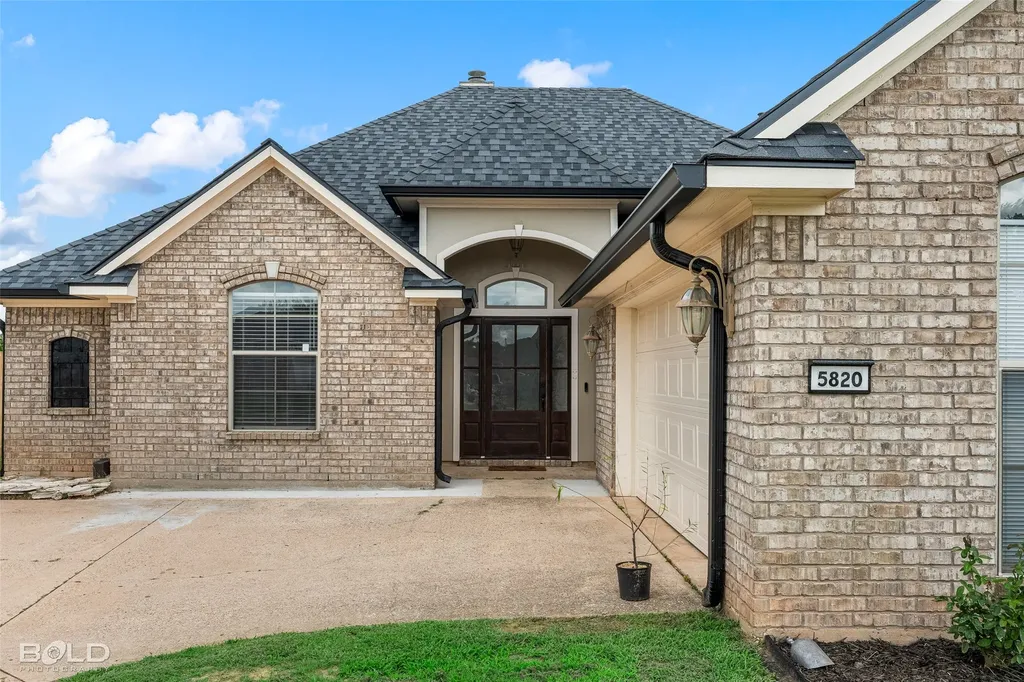5820 Bluebonnett Drive Bossier City LA 71112