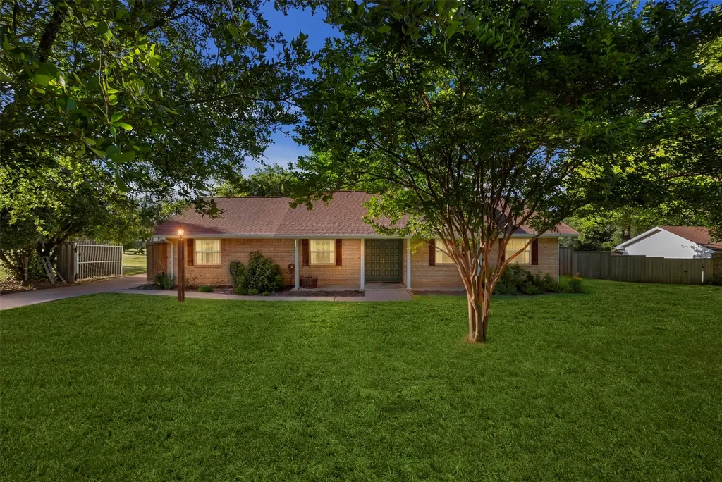 103 Cedar Drive Oak Leaf TX 75154