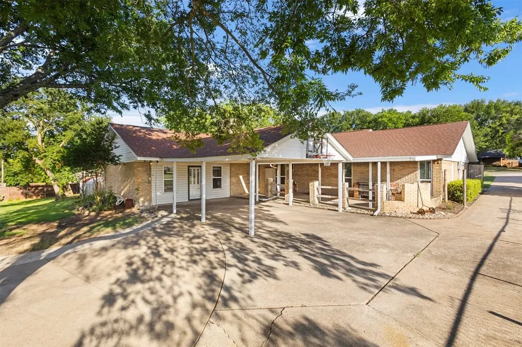 103 Cedar Drive Oak Leaf TX 75154