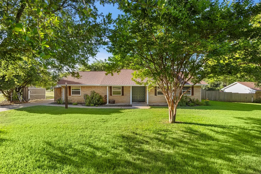 103 Cedar Drive Oak Leaf TX 75154