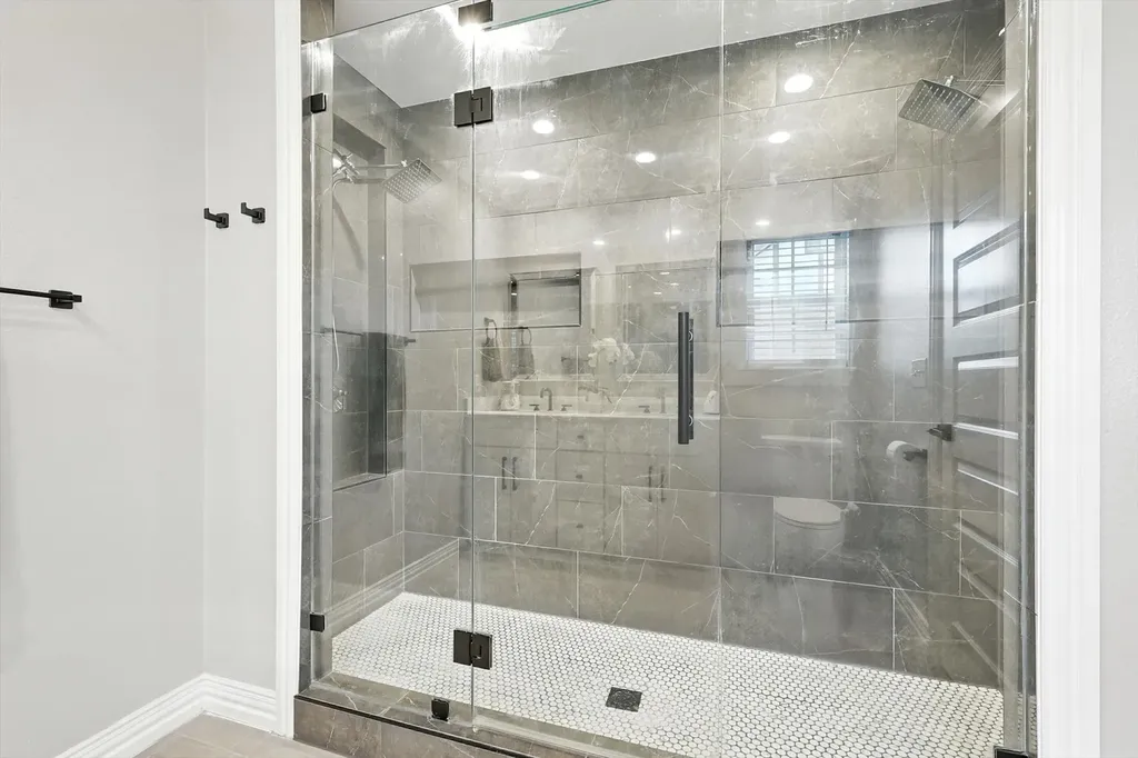 2013 W Shore Drive Garland TX 75043