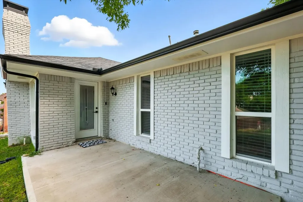 2013 W Shore Drive Garland TX 75043