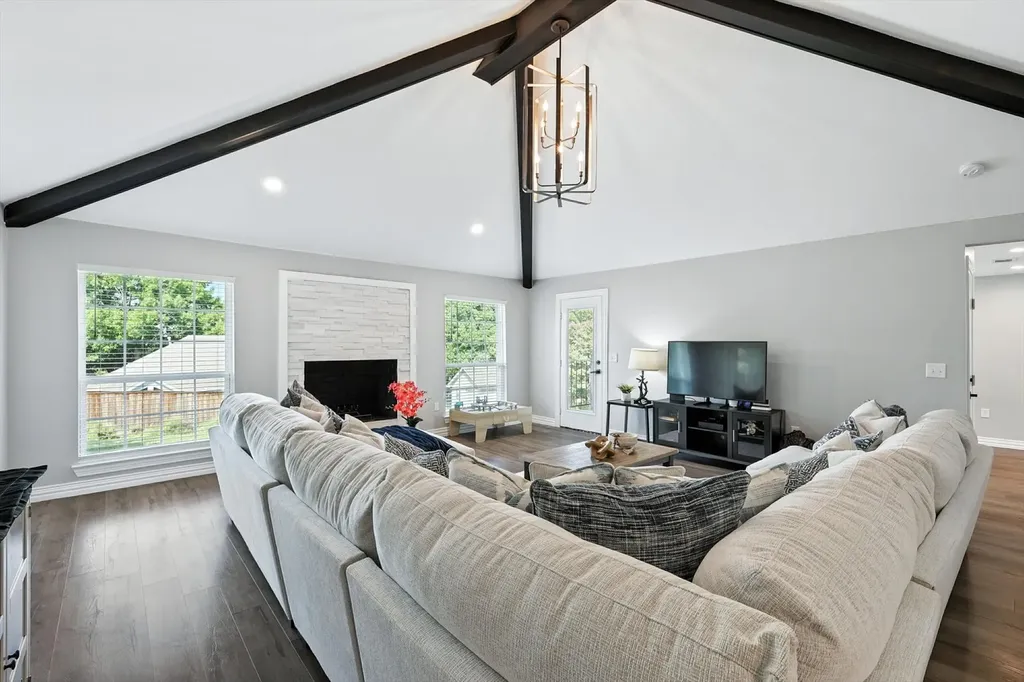 2013 W Shore Drive Garland TX 75043