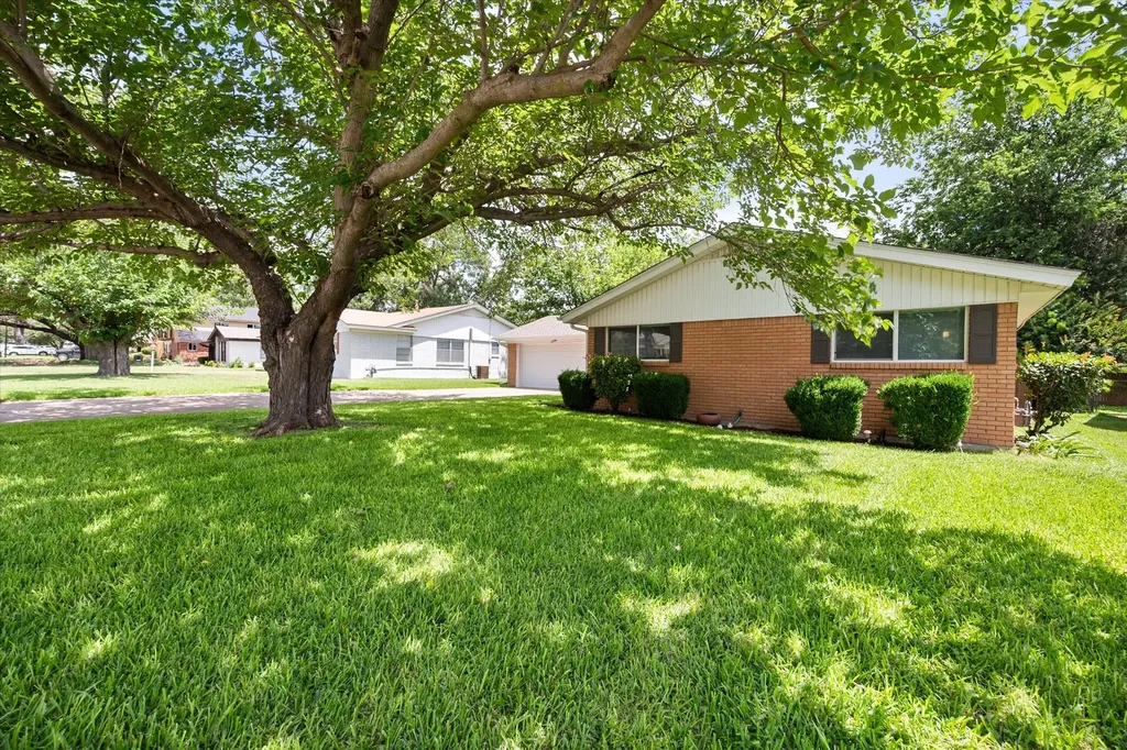 5609 Westcreek Drive Fort Worth TX 76133
