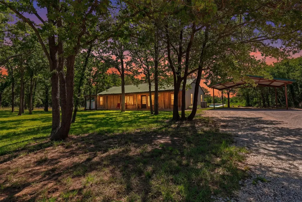 31424 N Us Highway 281 Lipan TX 76462