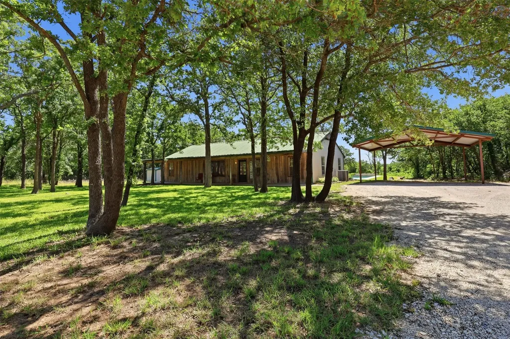31424 N Us Highway 281 Lipan TX 76462
