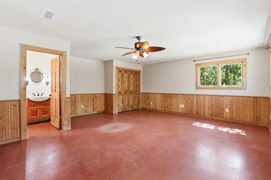 31424 N Us Highway 281 Lipan TX 76462