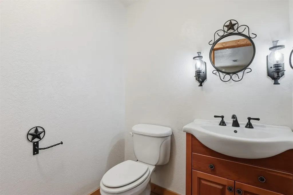 31424 N Us Highway 281 Lipan TX 76462