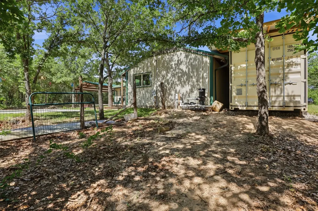 31424 N Us Highway 281 Lipan TX 76462