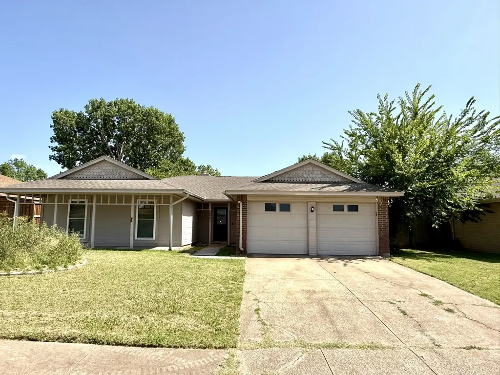 2661 Berkshire Lane Grand Prairie TX 75052
