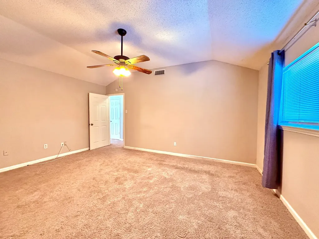 2661 Berkshire Lane Grand Prairie TX 75052