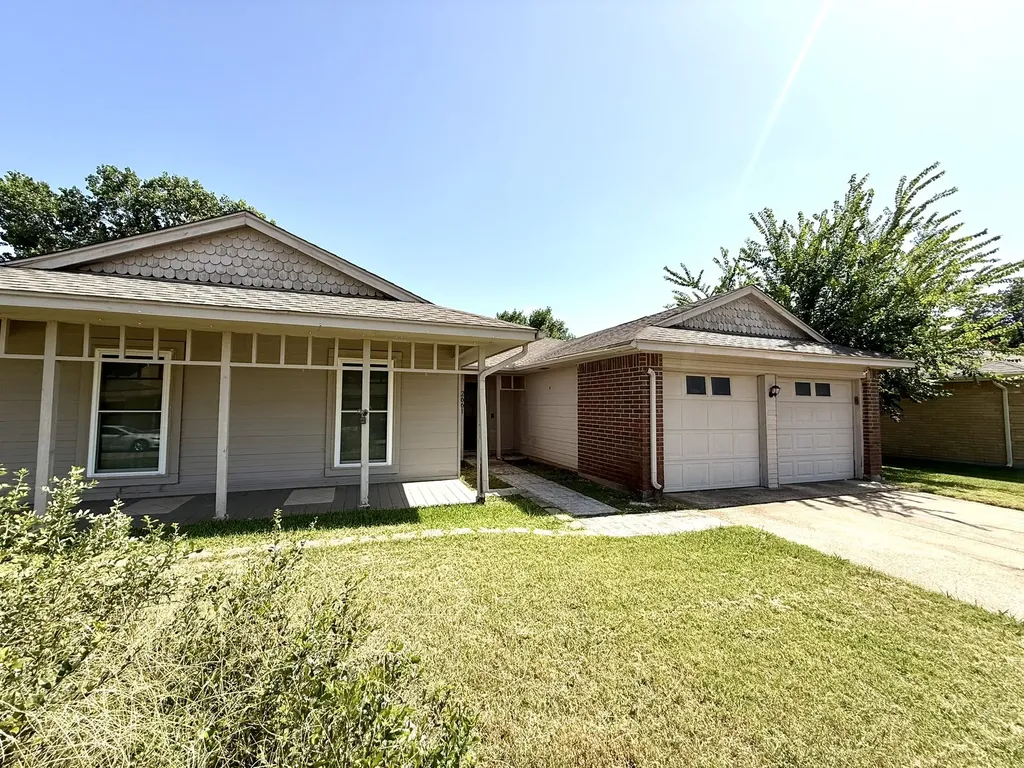 2661 Berkshire Lane Grand Prairie TX 75052