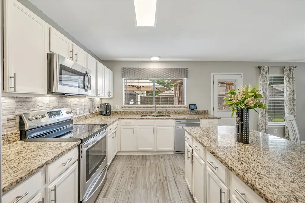 1513 Morning Dove Aubrey TX 76227