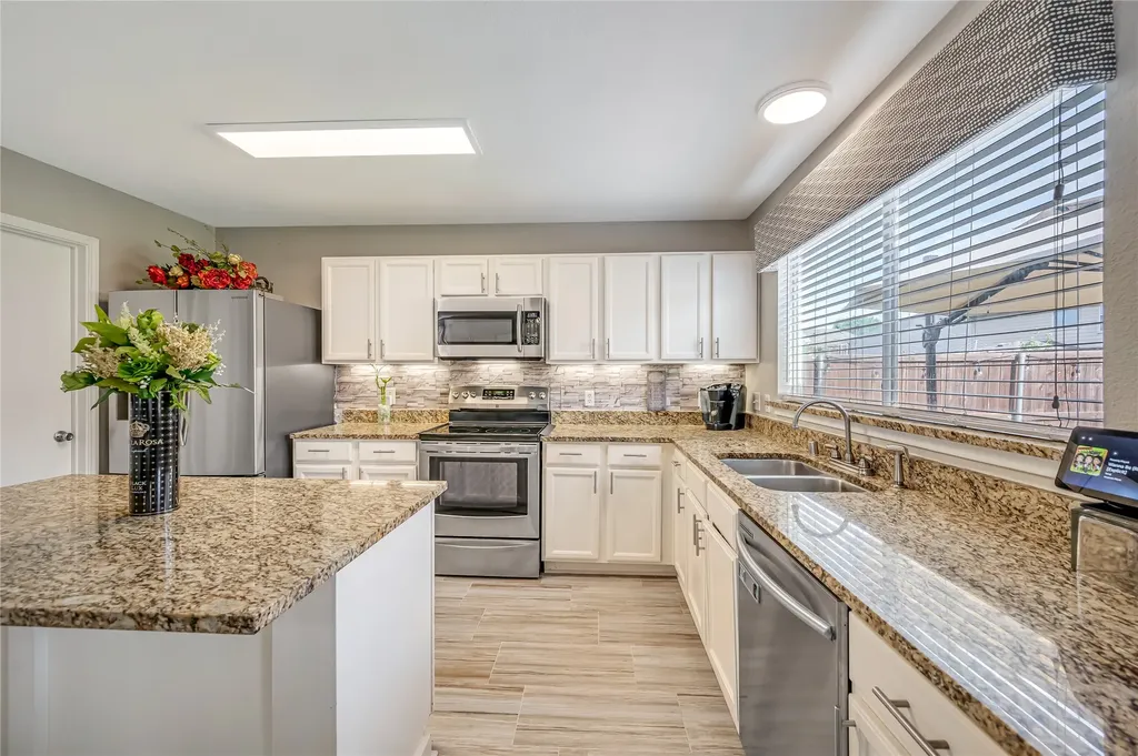 1513 Morning Dove Aubrey TX 76227