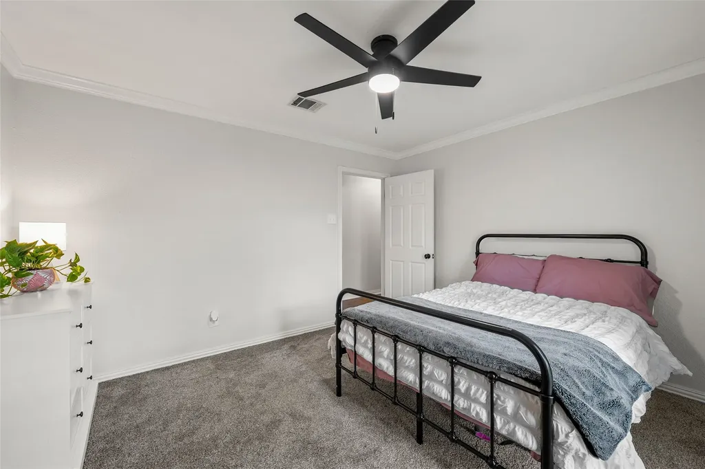 141 Bonham Drive Hewitt TX 76643