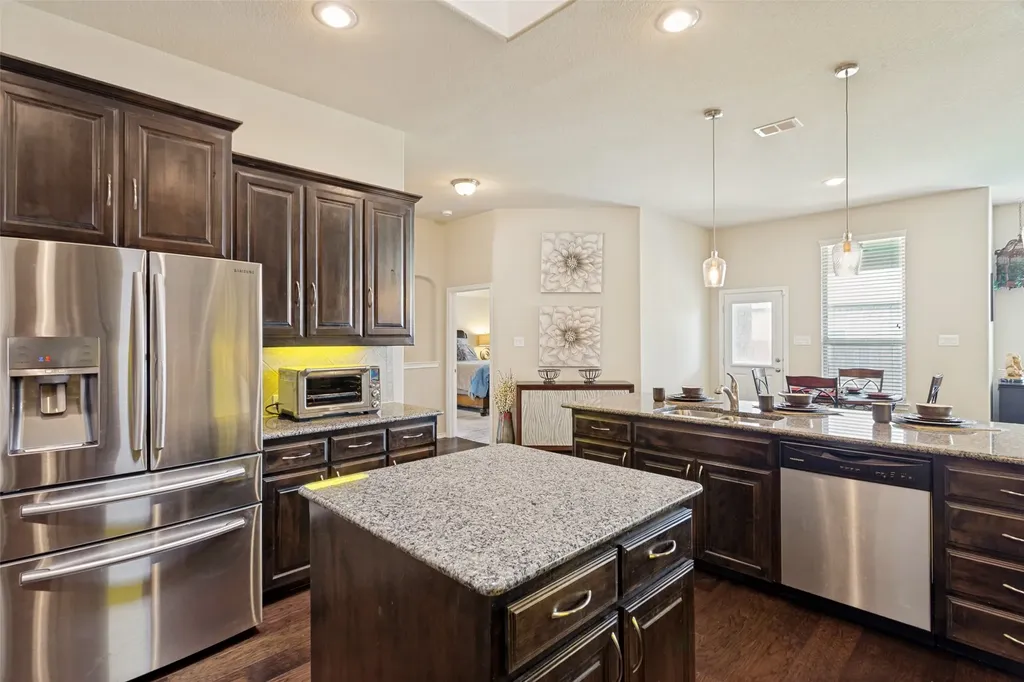 27 Oakridge Lane Edgecliff Village TX 76134