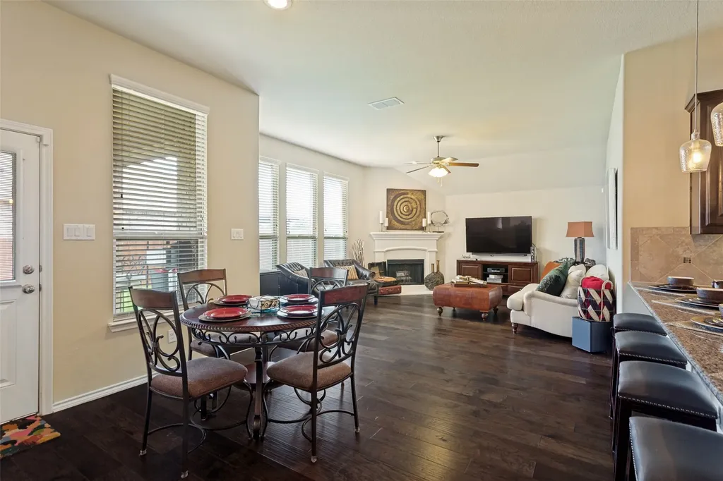 27 Oakridge Lane Edgecliff Village TX 76134