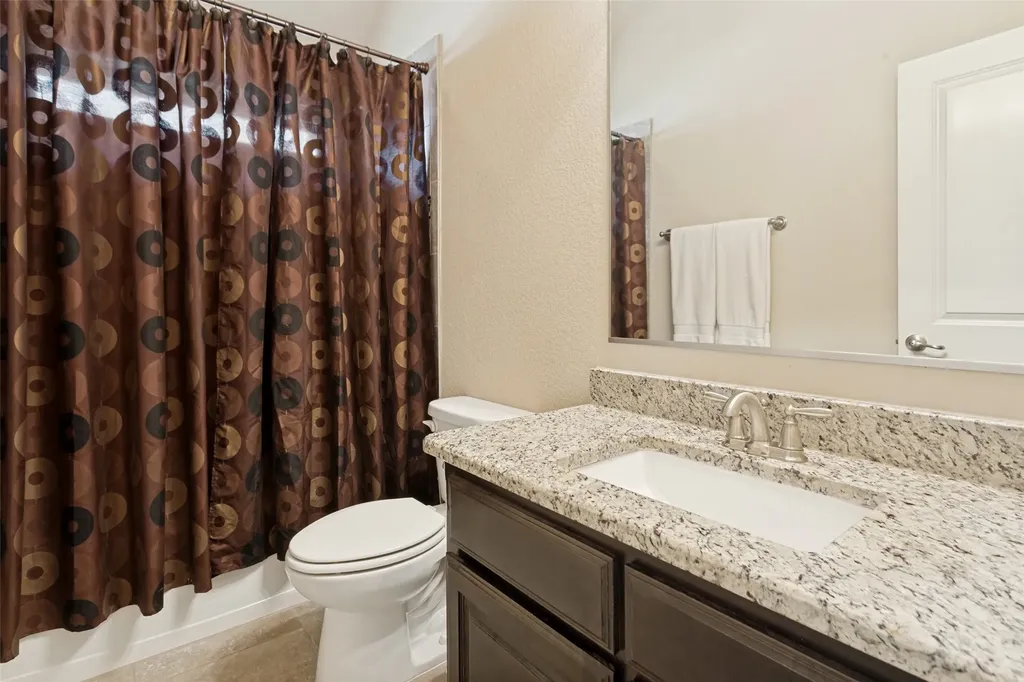 27 Oakridge Lane Edgecliff Village TX 76134