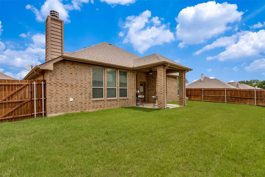 27 Oakridge Lane Edgecliff Village TX 76134