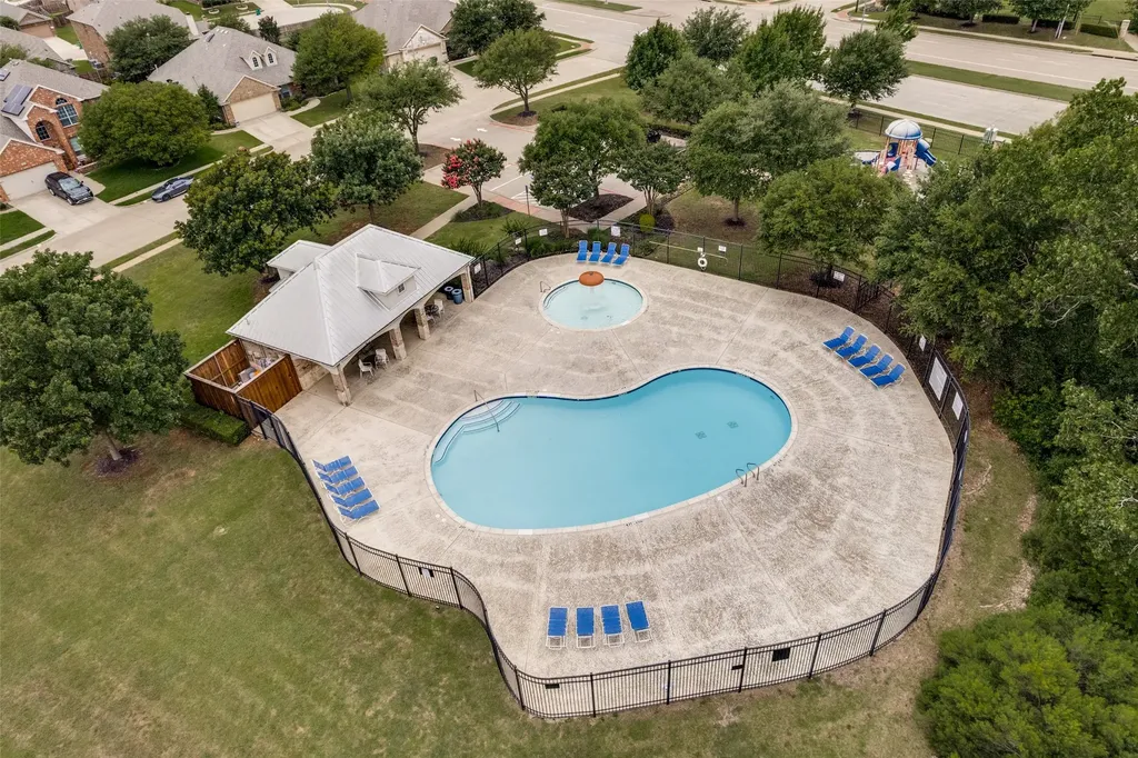 27 Oakridge Lane Edgecliff Village TX 76134