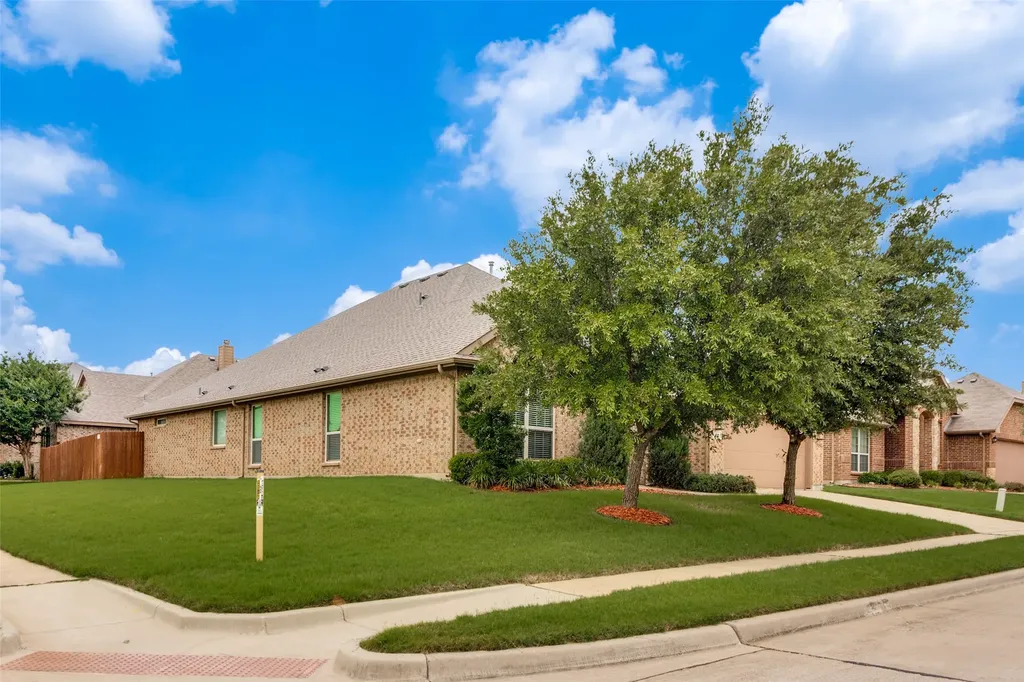 27 Oakridge Lane Edgecliff Village TX 76134