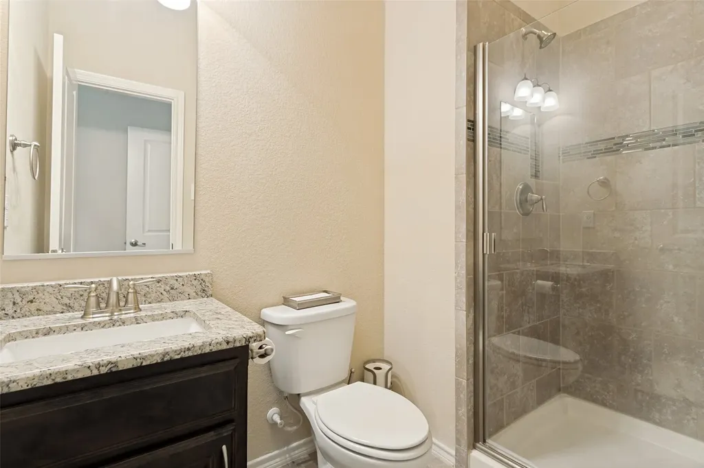 27 Oakridge Lane Edgecliff Village TX 76134