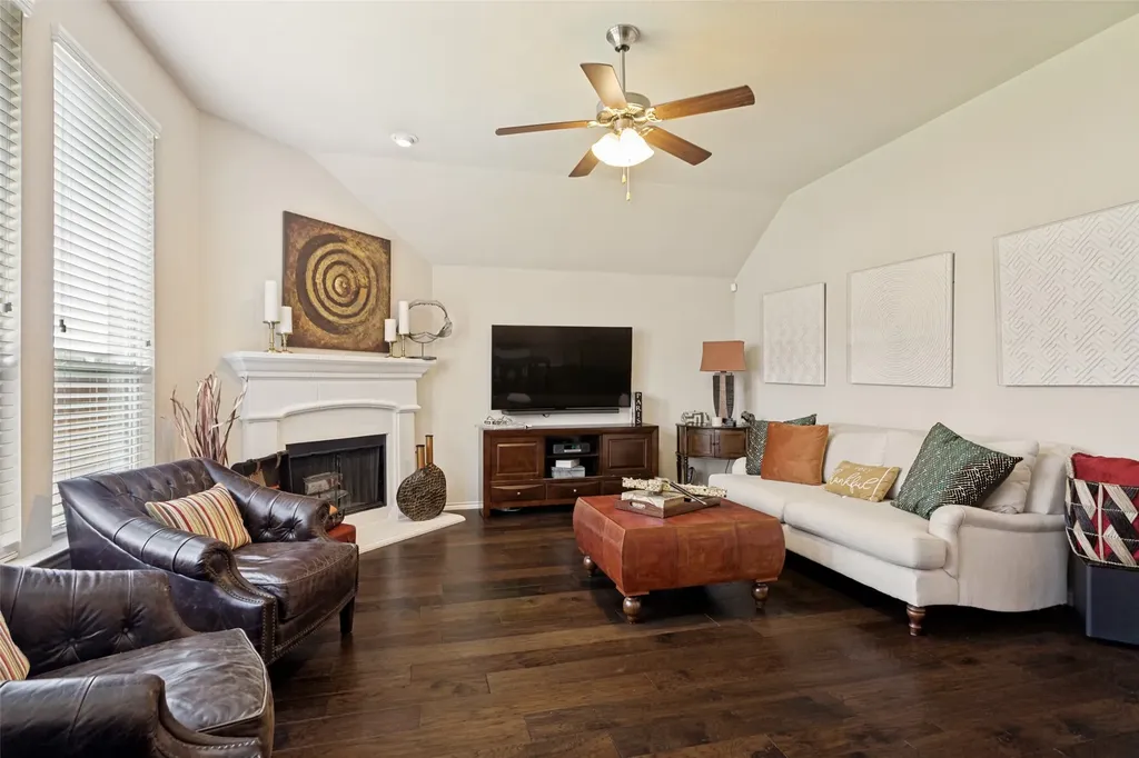 27 Oakridge Lane Edgecliff Village TX 76134