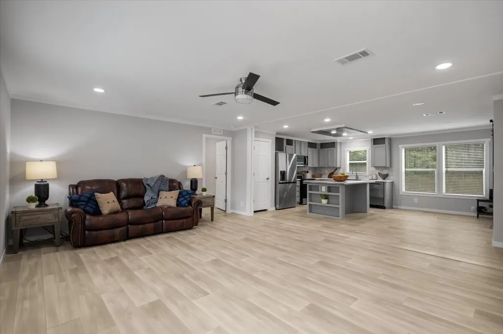 18755 County Road 4104 Lindale TX 75771