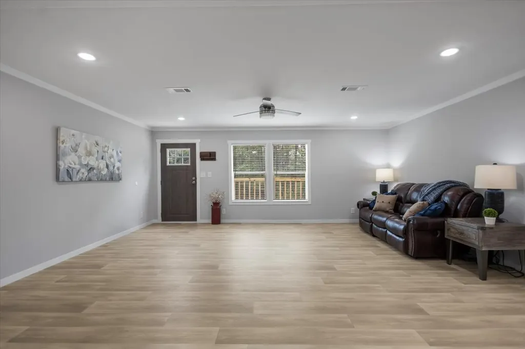 18755 County Road 4104 Lindale TX 75771