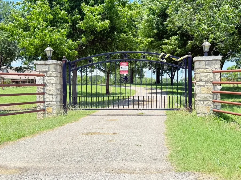2621 Fm 1827 Mckinney TX 75071