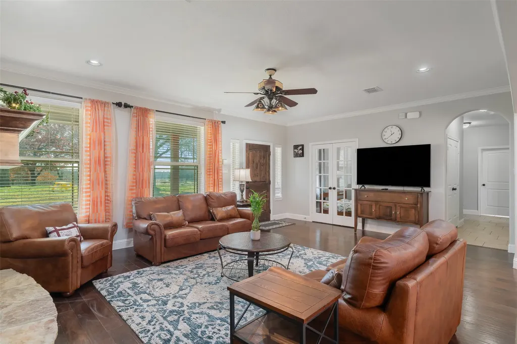 2621 Fm 1827 Mckinney TX 75071