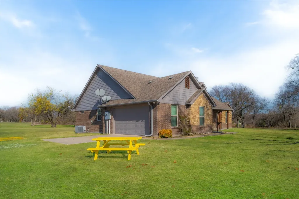 2621 Fm 1827 Mckinney TX 75071