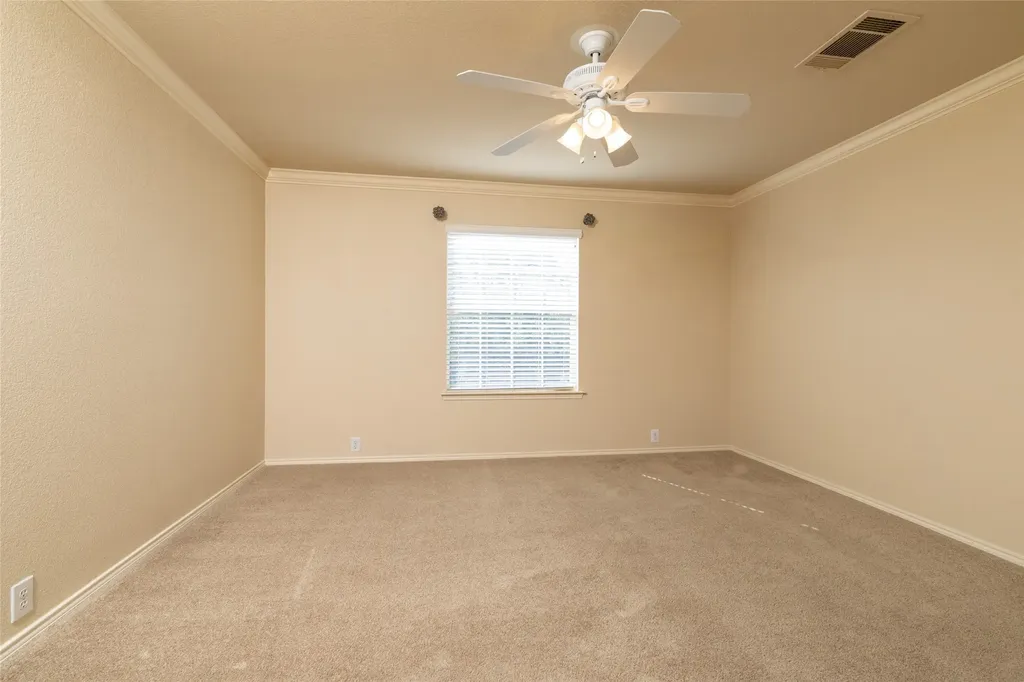2722 Hyde Park Drive Grand Prairie TX 75050
