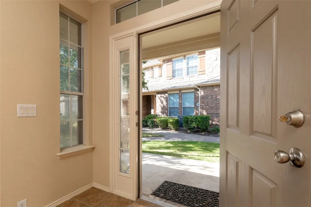 2722 Hyde Park Drive Grand Prairie TX 75050