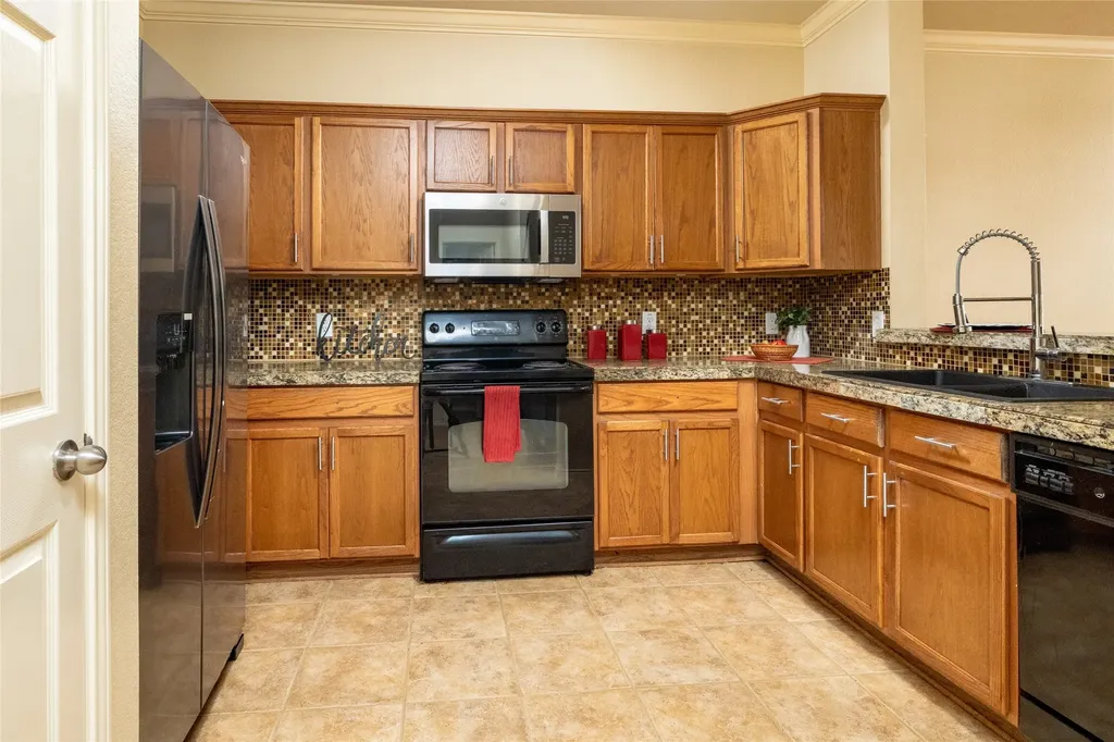 2722 Hyde Park Drive Grand Prairie TX 75050