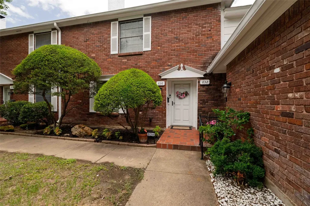 836 Chateau Valee Circle Bedford TX 76022
