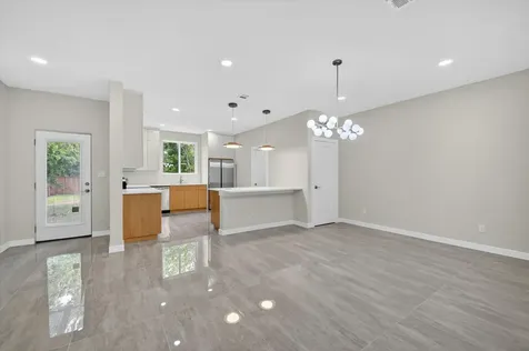 119 Rolston Road Irving TX 75060